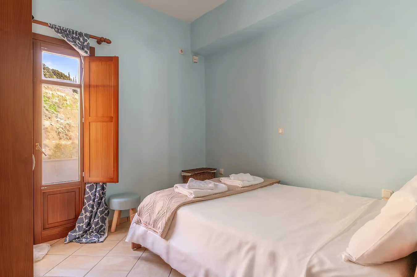 Moraki Apartment 2 interior view 25, Cycladic stay in Kapparia, Andros