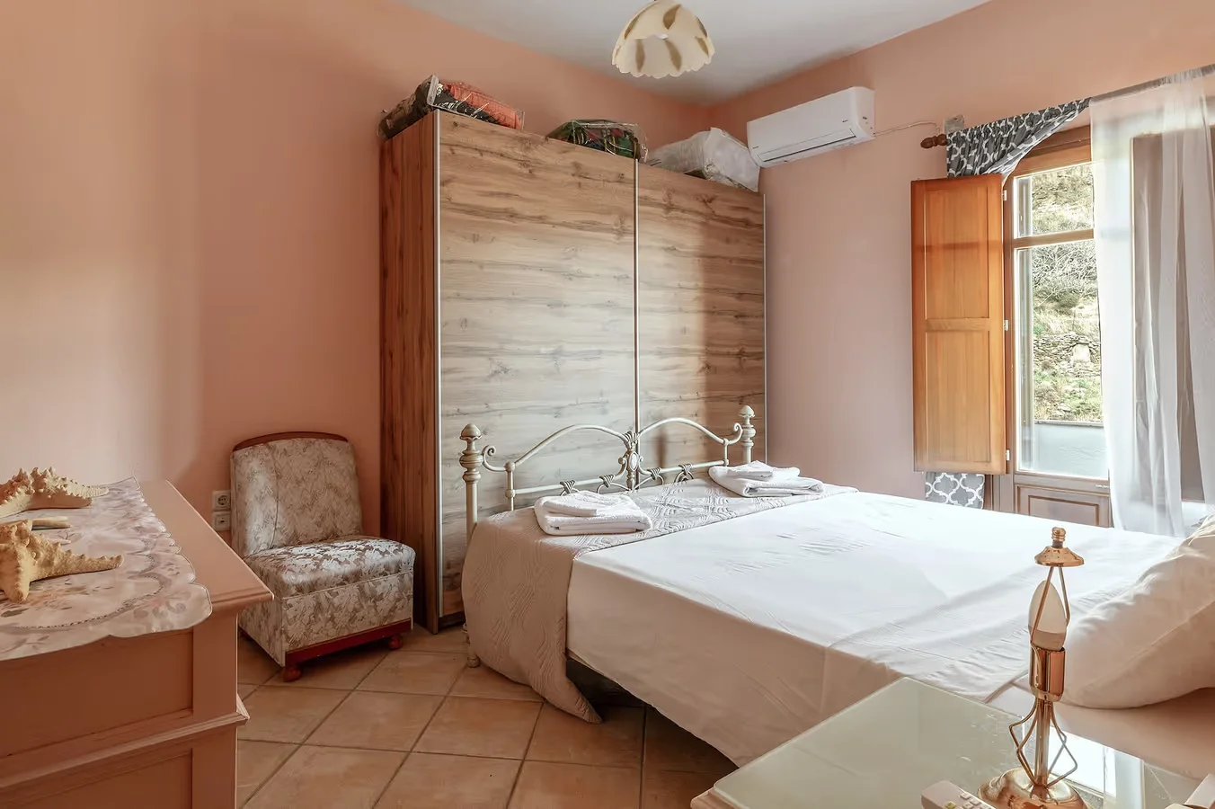 Moraki Apartment 2 interior view 8, Cycladic stay in Kapparia, Andros