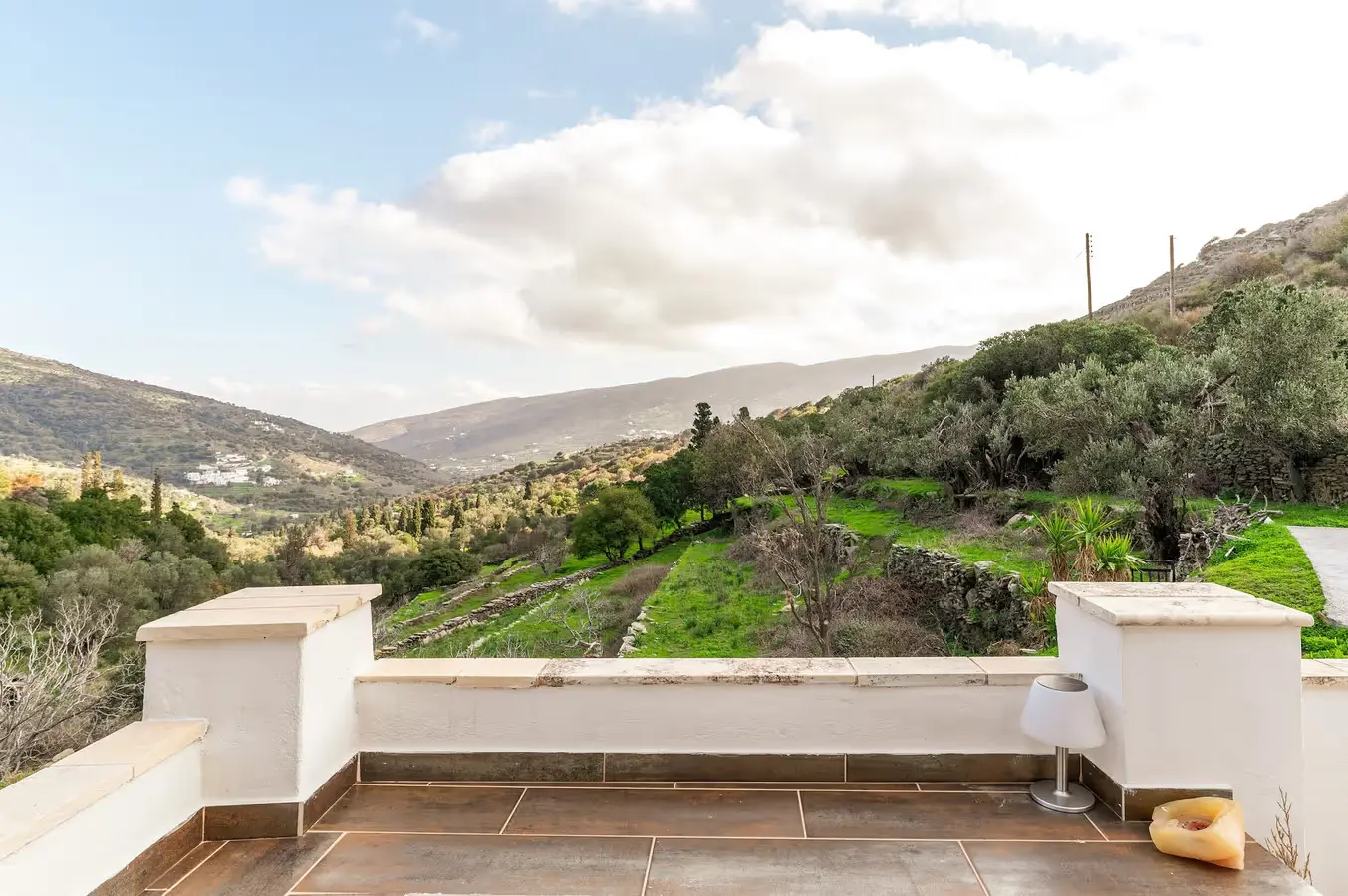 Moraki Apartment 2 in Kapparia, Andros, a Cycladic two-bedroom holiday apartment with two bathrooms and great views